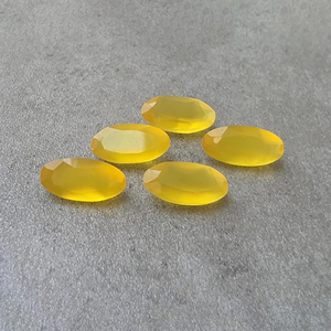 Calcedoine facettée de qualité AAA+ en forme ovale grande taille, pierre précieuse calibrée, effet optique étoilé, origine Rajasthan, pour la joaillerie - Product Image 1