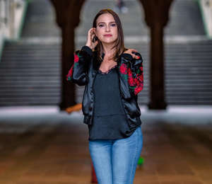 Chaqueta Bomber Reversible de Satén para Mujer, Diseño Personalizado Estampado, Mangas con Bordado Floral, Transpirable, Impermeable, Tejida - Product Image 5