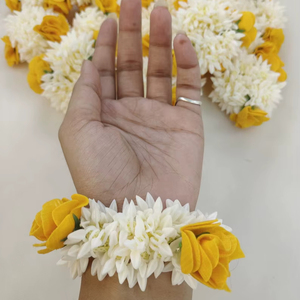 Pulsera de Gajra Floral Artificial Amarilla Tradicional, Ligera, Accesorios Nupciales para Mujer, Reutilizable, para el Día de la Madre - Product Image 1