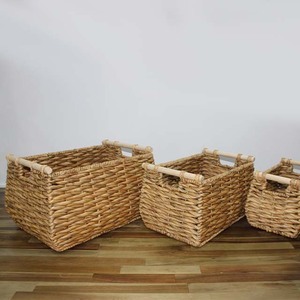 Cesta de Almacenamiento Rectangular de Hierro y Jacinto de Agua con Asas de Madera, Nuevo Diseño - Product Image 1