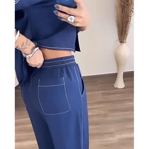 Ensemble décontracté 2 pièces pour femme : haut vintage en jean à manches courtes et col rond, coupe ample, longueur cheville, imprimé numérique délavé - Product Image 5