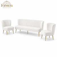 Ensemble de canapés de scène de mariage blancs de luxe en velours, mobilier de réception d'hôtel avec pieds dorés