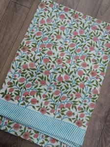 Nappe en coton imprimée florale de luxe faite à la main, de haute qualité, blanche, rose, verte, motif pastoral, lavable, écologique, pour usage domestique - Product Image 1