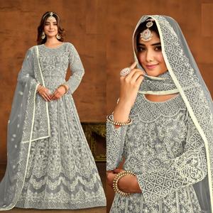 Nouveauté Fatema Fashion : Robes Anarkali Salwar Kameez pour adultes, occasion de mariage indien, broderie, travail de pierres, tissu en filet - Product Image 1