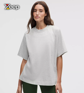 เสื้อยืดถักนิตติ้งสำหรับผู้หญิง XEEP Customize สวมใส่สบาย น้ำหนักเบา เหมาะสำหรับออกกำลังกาย ทรงหลวม แขนสั้น ระบายอากาศได้ดี คอวี ลายตัวอักษรเรียบง่าย - Product Image 1
