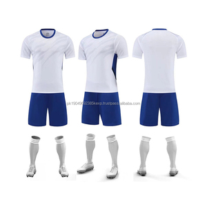 Kits de football blancs et rouges personnalisés de style populaire Kit complet d'uniformes de football pour enfants et adultes Kits de football de sublimation respirants - Product Image 4