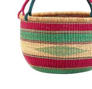 Cesta de fibra natural de algas marinas de alta demanda, tejida a mano, con diseño de diamantes rojos y verdes, organizador de almacenamiento para el hogar. - Product Image 3