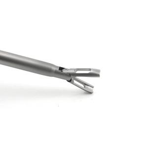 ชุดเครื่องมือผ่าตัดแบบส่องกล้อง Nathanson Liver Retractor พร้อมคู่มือการใช้งาน  คลิปหนีบลำไส้ คีมถอดคลิป คีมจับหลอดเลือดแดง - Product Image 3