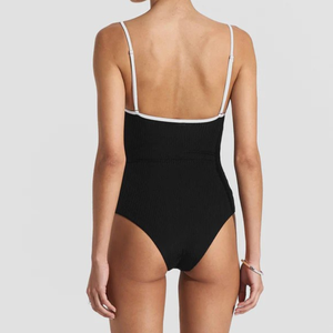Traje de baño de una pieza negro acanalado para mujer, sin tirantes, tipo bandeau, de punto elástico, con corte alto en la parte inferior - Product Image 6