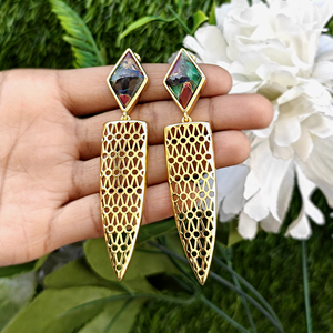 Pendientes de diseño Mohave de cobre turquesa, latón macizo chapado en oro de 18k, estilo geométrico, forma de cometa, con gemas colgantes para mujer. - Product Image 5