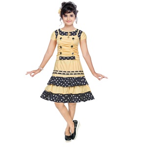 Ensemble haut et jupe pour bébé fille, très vendu, tissu doux, vêtements mignons et élégants pour anniversaires et événements, disponible à la vente - Product Image 1