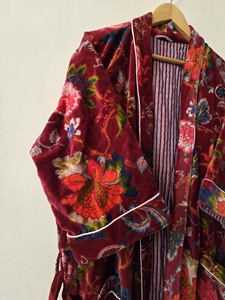 เสื้อคลุมกำมะหยี่สีแดงเข้มสำหรับผู้หญิงชุดกิโมโนผ้าพิมพ์ลายดอกไม้ระบายได้ดีเป็นมิตรกับสิ่งแวดล้อม - Product Image 5