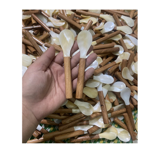 ช้อนคาเวียร์สุดหรูทำจากมุกเปลือกหอยพร้อมสลักชื่อและโลโก้ส่วนตัว - Product Image 4