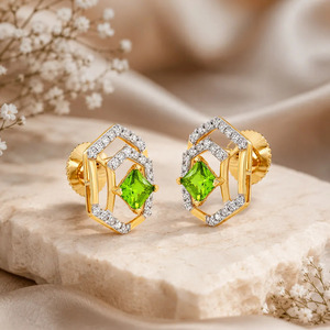 Boucles d'oreilles à clous en diamant géométrique hexagonal en pierre de couleur verte - Product Image 4
