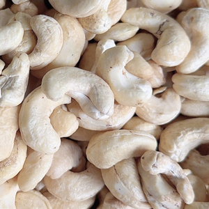 Venta al por Mayor de Nueces de Anacardo Crudas Comestibles de Alta Calidad SANTIGO WW180-320 LP WS Vietnam, 2 Años de Vida Útil, Exportación a Granel a EE. UU. y la UE - Product Image 1
