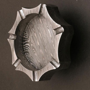 Cendrier en acier Damas à motif personnalisé, cendrier en métal fait à la main pour cigarettes, cigares, cadeau et décoration intérieure - Product Image 5