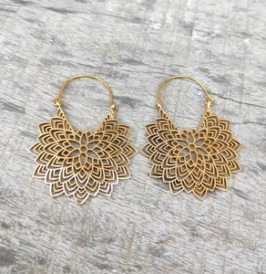 Pendientes de Latón al por Mayor, Pendientes de Latón Puro de Alta Calidad, Ligeros y Duraderos, Precio de Fábrica Personalizado - Product Image 1