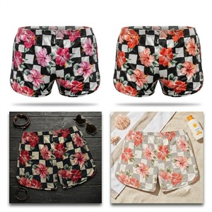 Shorts de playa para hombre con estampado floral, cintura elástica, secado rápido, tejido satinado, shorts cortos casuales. - Product Image 3