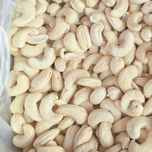 Trusted Factory Raw Cashew <b>Nuts</b> WW180, WW240, WW320, LP Cashew <b>Nuts</b> Ww180 Cashew <b>Nuts</b> Customized Packing - Product Image 1