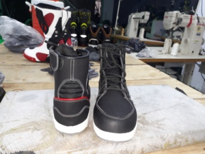 Zapatillas Negras Hechas a Mano, Zapatos Personalizados, Zapatillas Unisex de Caña Alta - Product Image 2