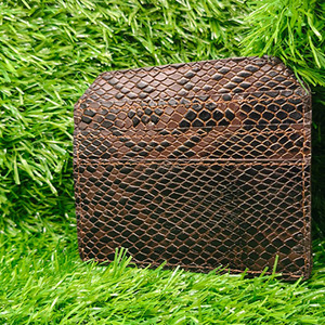Porte-cartes en cuir texturé marron avec coutures durables pour hommes, étui minimaliste unique pour cartes de crédit, portefeuille de poche, accessoires modernes - Product Image 3