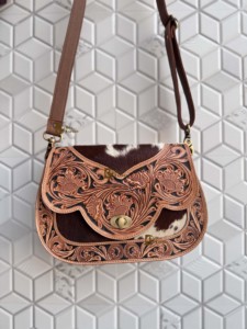 Bolso de Mano de Cuero Vacuno Estilo Occidental, Tallado a Mano, Tamaño Pequeño, Tipo Bandolera, Estilo Bohemio, Hecho a Mano, Multiusos - Product Image 1