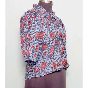 Hauts pour femmes confortables, élégants et vintage, imprimés floraux, 100% coton, respirants, design écologique pour les femmes actives - Product Image 4