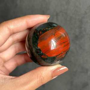 Esfera de piedra de sangre africana natural pulida, bola de cristal para sanación, esfera de heliotropo roja y verde para meditación - Product Image 6