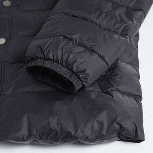 Veste d'hiver courte matelassée à capuche, parka isolée, imperméable, coupe-vent, chaude, décontractée, pour l'extérieur, parfaite pour les journées froides - Product Image 5