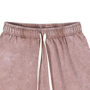 Pantalones cortos de felpa francesa ligeros y cómodos con cintura elástica, tacto transpirable y diseño relajado para uso diario. - Product Image 4