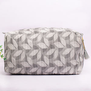 Sac de voyage cosmétique en coton matelassé, écologique, de luxe, imprimé floral, unisexe, réutilisable, multifonctionnel, durable et tendance - Product Image 3