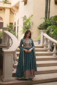 Conjunto de traje Anarkali bordado para mujer con dupatta, ropa étnica de diseñador, vestido tradicional indio para bodas y fiestas. - Product Image 3