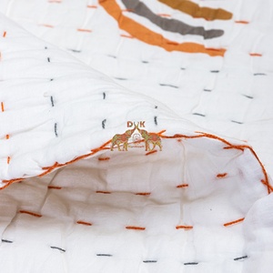 Edredón personalizado de algodón para bebé, edredón de bebé con estampado de arcoíris personalizado, manta de bebé de algodón hecha a mano - Product Image 3