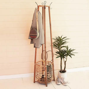 Percheros de madera y ratán hechos a mano, duraderos, económicos, tipo árbol para ropa. - Product Image 1