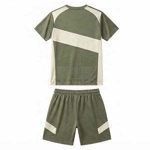 Ensemble t-shirt et short pour hommes modernes, tissu doux au toucher, tenue d'été élégante, idéal pour les vêtements décontractés et les loisirs en plein air - Product Image 2