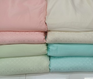 Tissu uni en satin de soie teint foncé Donear pour vêtements, décoration intérieure, accessoires polyvalents et de mode - Product Image 3