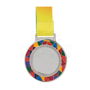 Medalla de Diseño Único y Personalizable con Cinta Amarilla Suave, Hecha de Acero de Alta Calidad, Grabado Impermeable para Eventos de Equipo - Product Image 2