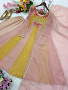 Conjunto de top Salsa Crush Butti con cuentas y lentejuelas de diseño, con pantalón de microseda y dupatta, completamente cosido y listo para usar. - Product Image 6