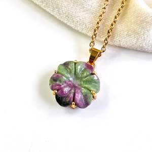 AAA รูบี้ โซไซต์จี้รูปดอกไม้สร้อยคอพลอยแกะสลักสำหรับผู้หญิงของขวัญวันเกิดเครื่องประดับแฟชั่นขายส่ง - Product Image 1