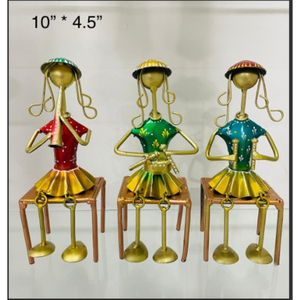 Ensemble de figurines métalliques de musiciens folkloriques traditionnels du Rajasthan (Lot de 3) - Design vertical, articulées, pour les célébrations de Diwali et de mariage - Product Image 2