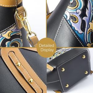 Bolso de Mano Moderno para Mujer, con Forma de Corona, Minimalista, Estructurado, de Cuero Genuino, Espacioso, para Trabajo y Negocios - Product Image 4