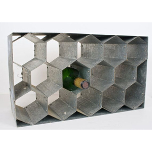 Porte-vin triangulaire sur pied en métal noir et or, style industriel moderne, pour 6 bouteilles, avec poignée en bois - Product Image 4