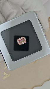 เพชรแฟนซีสีชมพูสดใส 1 ถึง 10 กะรัต ได้รับการรับรองจาก IGI ระดับ VS1 ผลิตด้วยวิธี CVD HPHT เพชรเม็ดเดี่ยวสำหรับเครื่องประดับสั่งทำ - Product Image 2