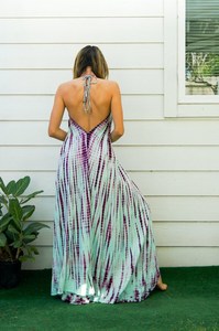 Elegante y Sencillo Vestido Maxi de Rayón con Estampado Tie-Dye para Verano, Uso Casual Nocturno, Patrón Liso con Decoración de Botones, Venta al por Mayor para Vacaciones en la Playa - Product Image 3
