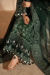 Vestido Anarkali Estilo Bollywood de Chifón con Bordado, Cuello en V y Manga Larga, Elegante para Invitadas de Boda y Fiestas, Marca Mehmatal-Zinia-Lawn - Product Image 6