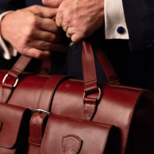 Sacoche d'ordinateur portable de luxe en cuir véritable réglable à bandoulière, style messager, housses d'ordinateur portables pratiques à faible coût - Product Image 3