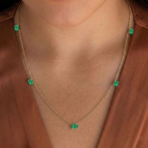 Collar Minimalista con Esmeralda en Oro, Collar Ovalado con Esmeralda, Joyería Delicada con Cadena de Piedras Preciosas Verdes para Mujer - Product Image 5