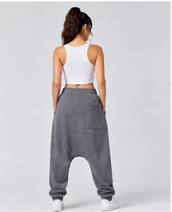 กางเกงจ็อกเกอร์ทรงหลวมสำหรับผู้หญิง ผ้าคอตตอนผสมโพลีเอสเตอร์คุณภาพพรีเมียม พร้อมเชือกผูกเอว  รับสกรีนโลโก้ - Product Image 3