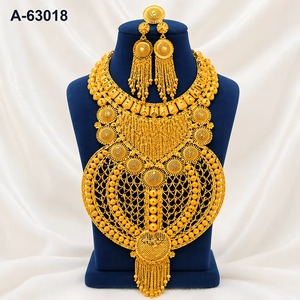 Juego de Collar y Aretes de Cobre con Circonitas y Baño de Oro de 24K en Forma de Corazón para Mujer, Joyería Nupcial India A-63014 - Product Image 6