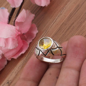 Bague en argent sterling 925 avec pierre précieuse citrine jaune taille brillant classique pour femme, idéale pour mariage et fêtes - Product Image 3